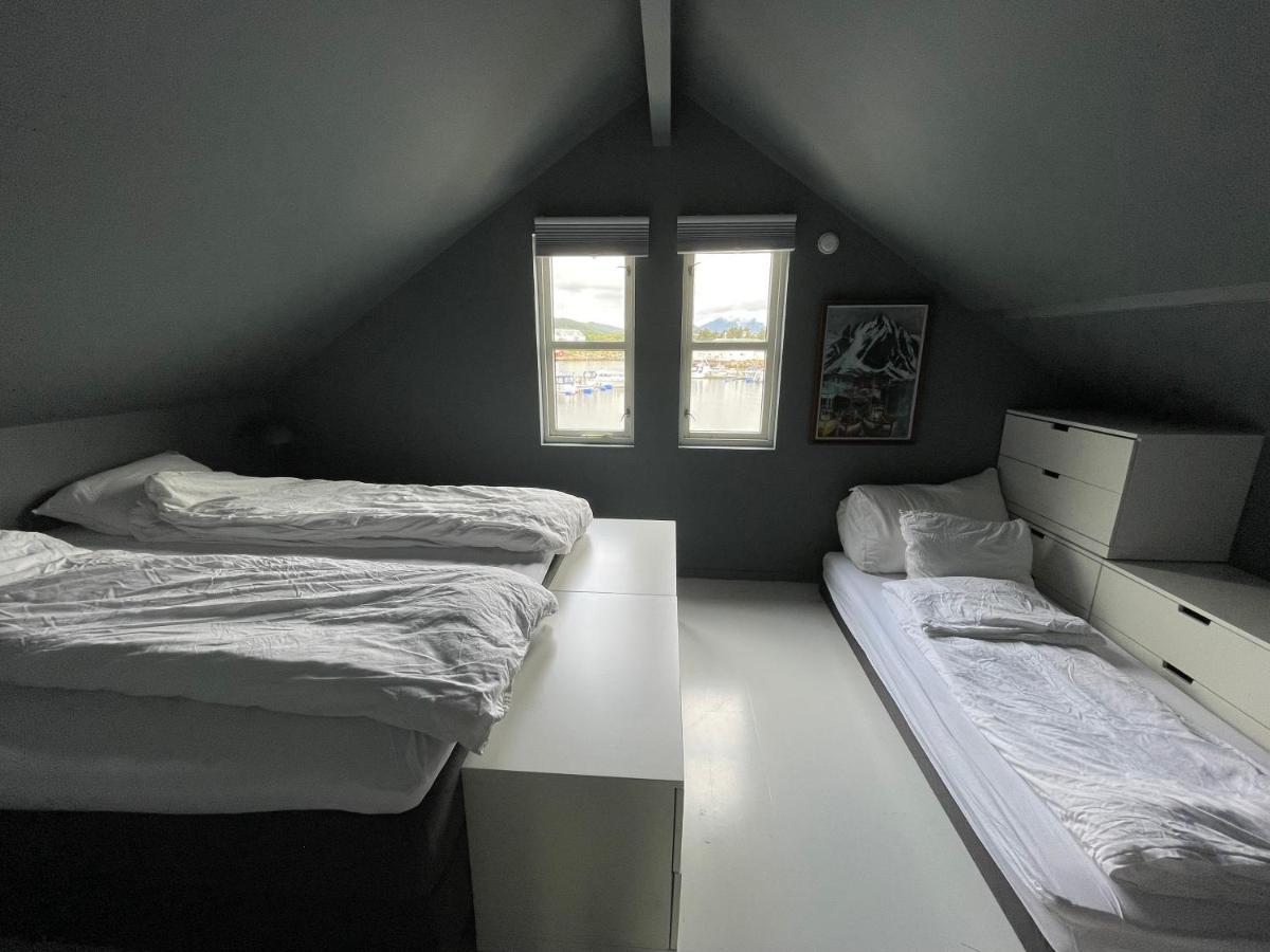 Charming Waterfront Cabin In Ballstad, Lofoten 외부 사진