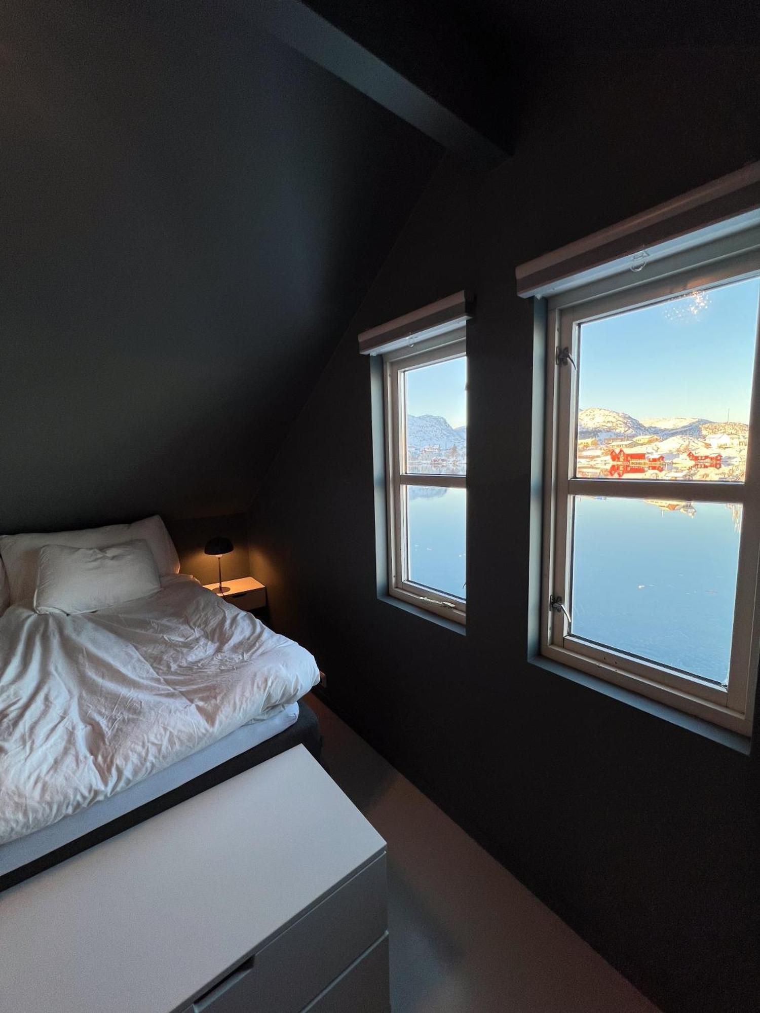 Charming Waterfront Cabin In Ballstad, Lofoten 외부 사진