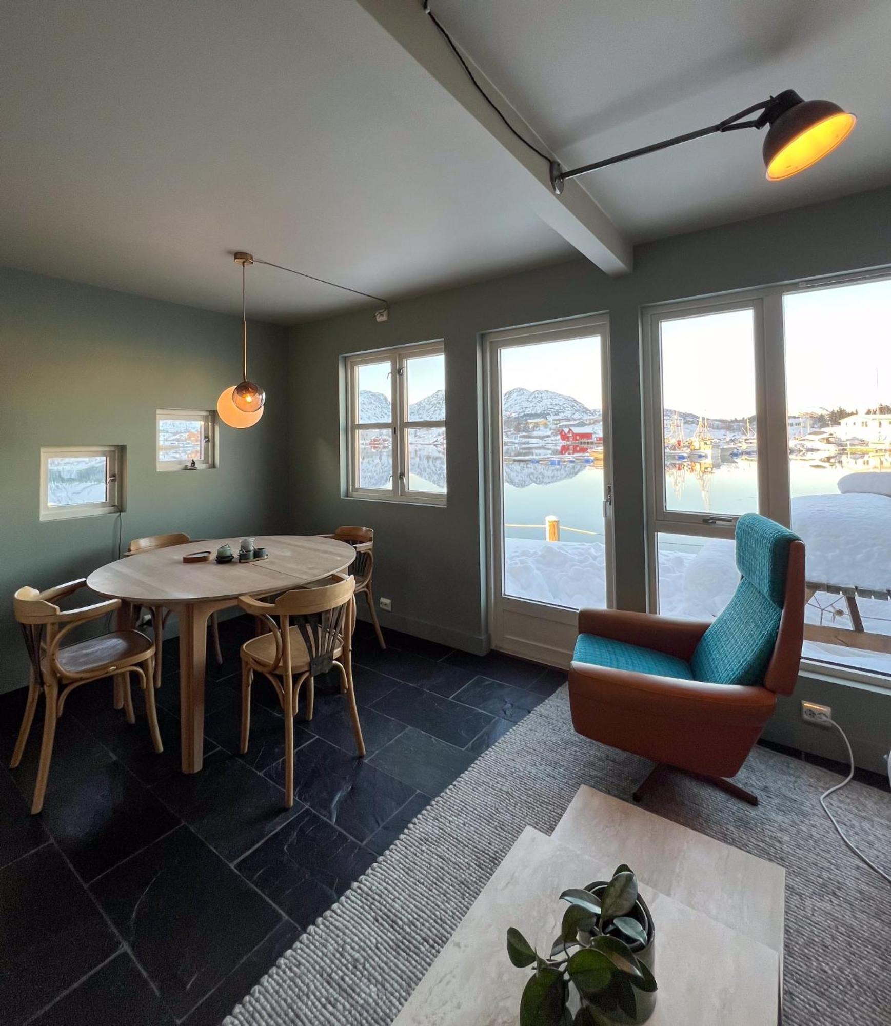 Charming Waterfront Cabin In Ballstad, Lofoten 외부 사진